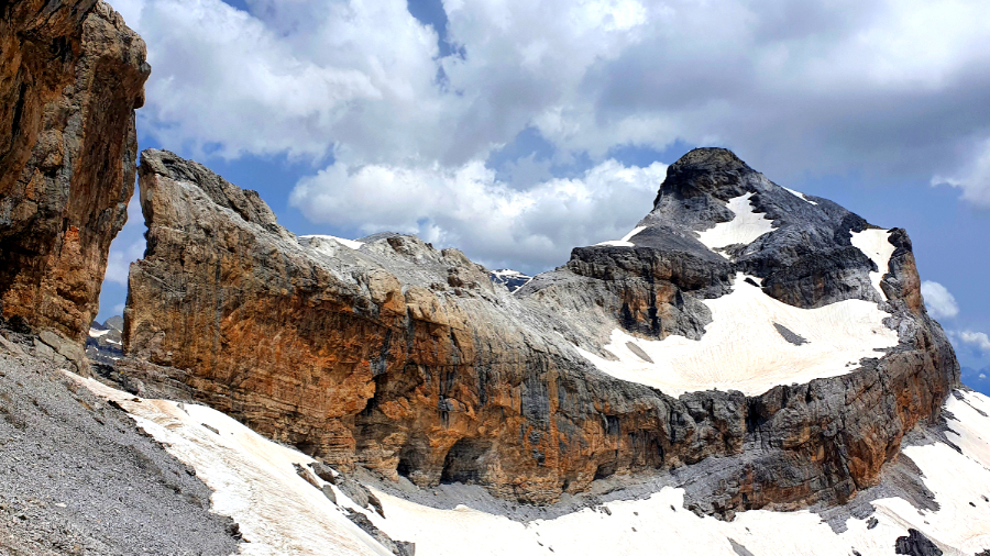 Auf dem Dach der Pyrenäen – Tagestour auf den Taillon (3.144 m) bei Garvanie